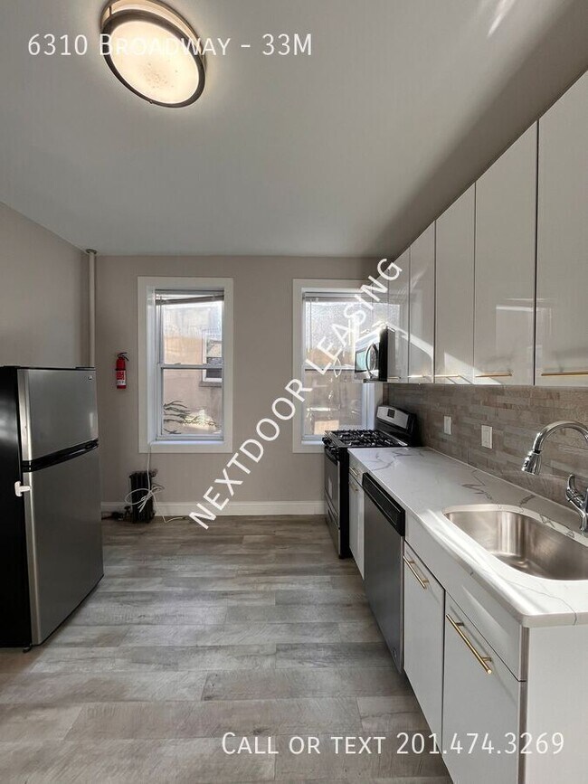 Foto del edificio - 6310 Broadway-33M