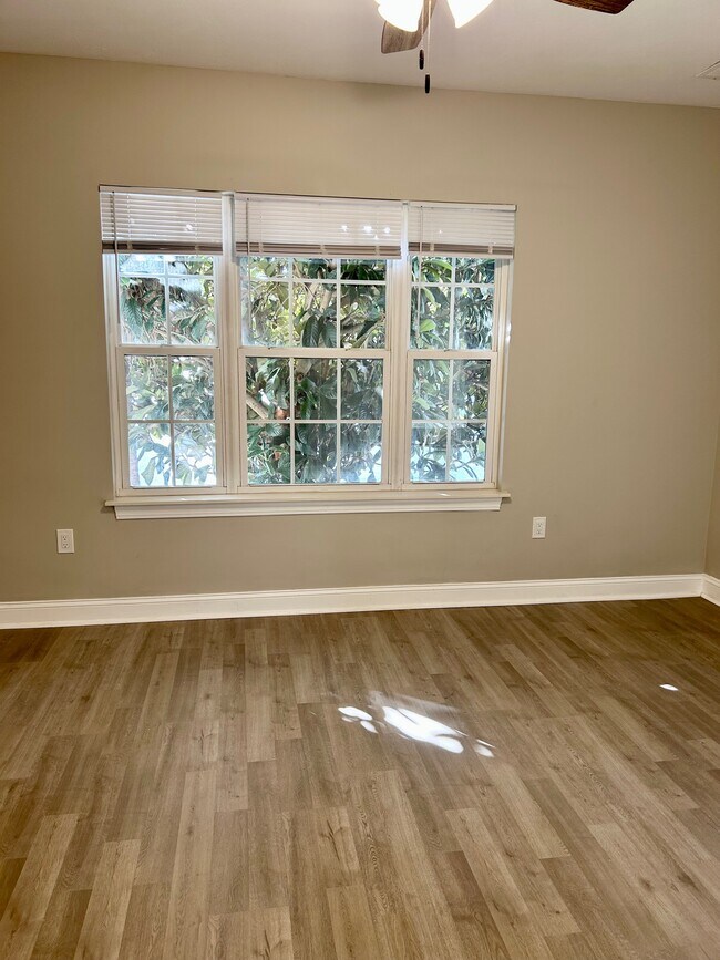 Foto del edificio - 110 Fountain Pointe Ln