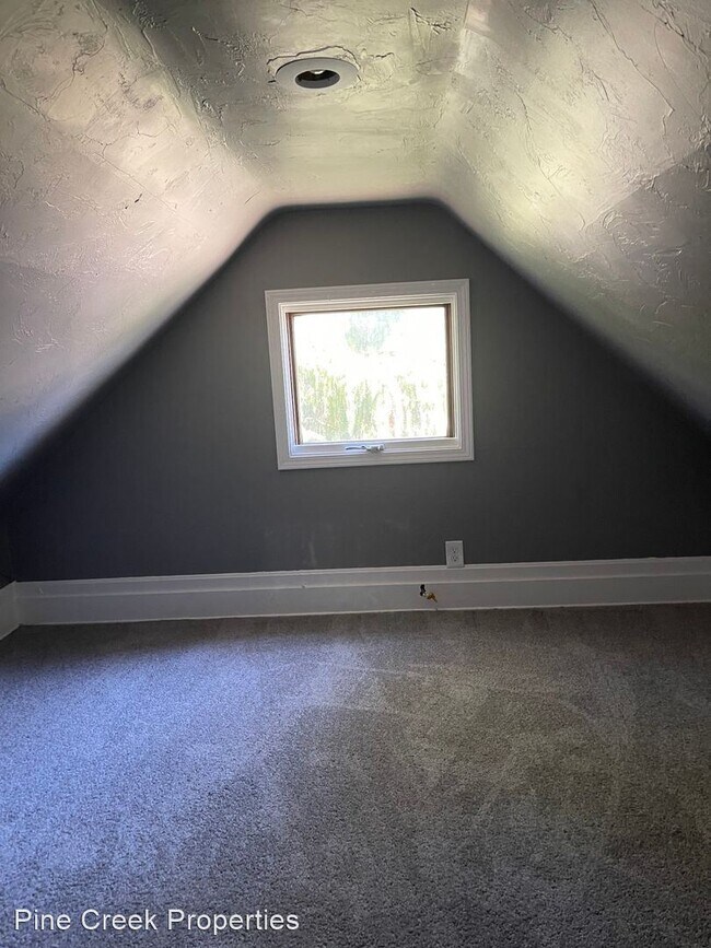 Building Photo - 3 br, 1 bath House - 14716 Granger Rd.