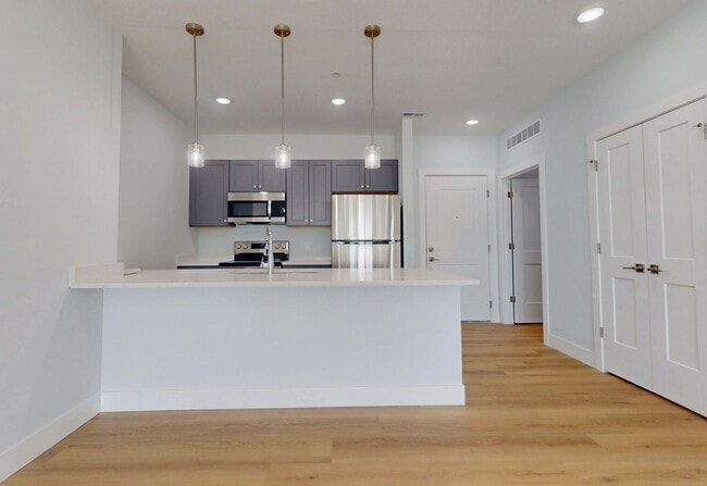 Interior Photo - 2414 N Neil