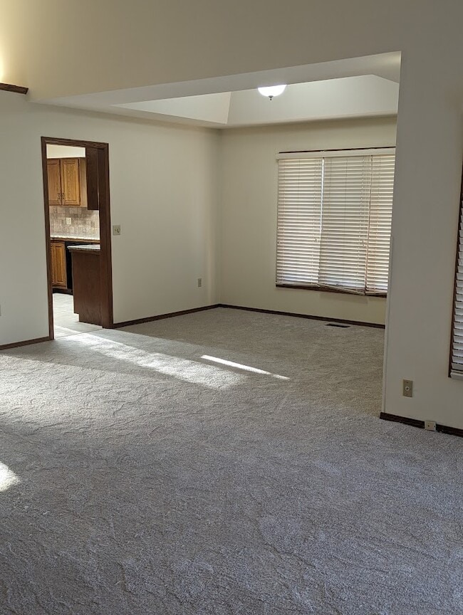Building Photo - 12701 E Birchwood Dr