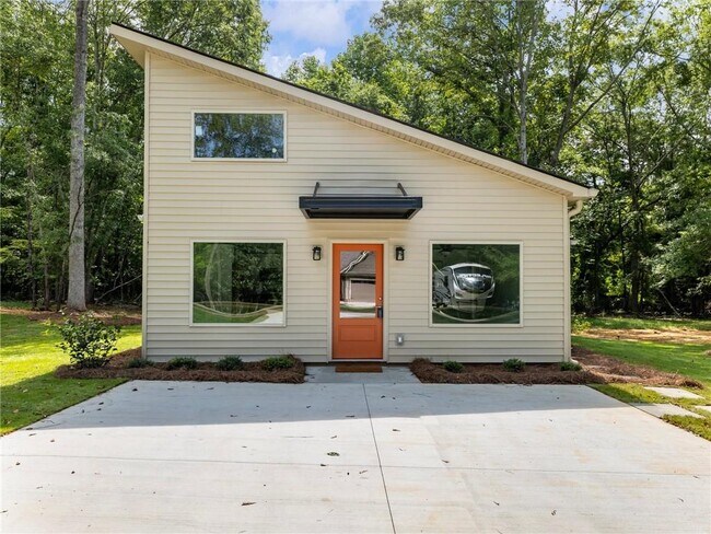 Foto del edificio - 8083 Beachwood Dr