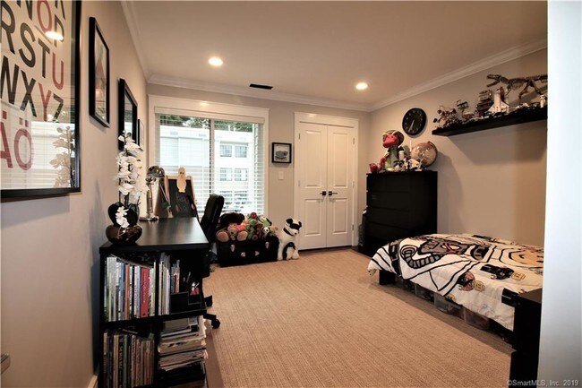 Foto del edificio - 31 Lawson Ln