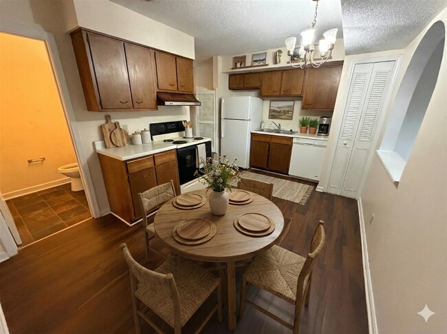 Foto del edificio - 1036 Ellen Dr