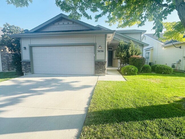 Foto del edificio - Exceptionally maintained Single level 3 bedroom home available soon!