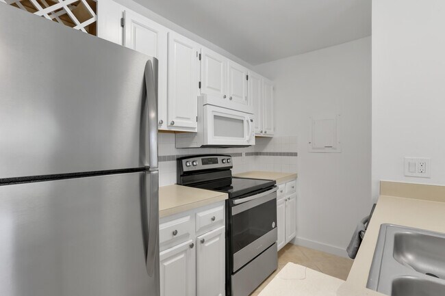 Foto del edificio - 1780 Palm Cove Blvd