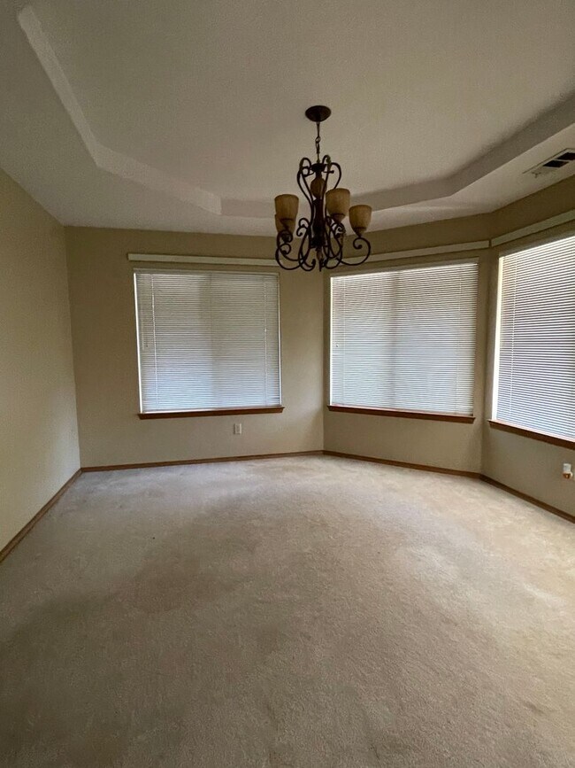 Foto del edificio - Charming home coming soon in NE Visalia!