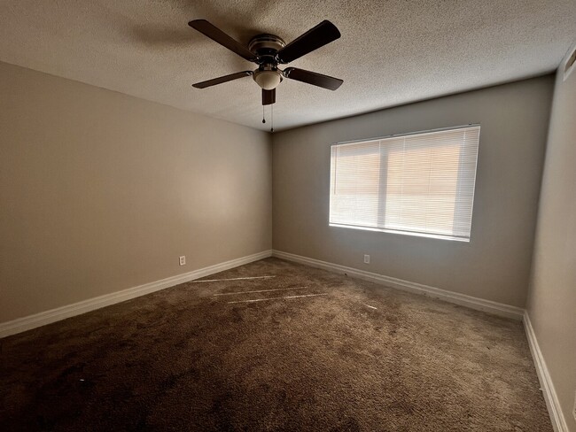Building Photo - 320 Landing