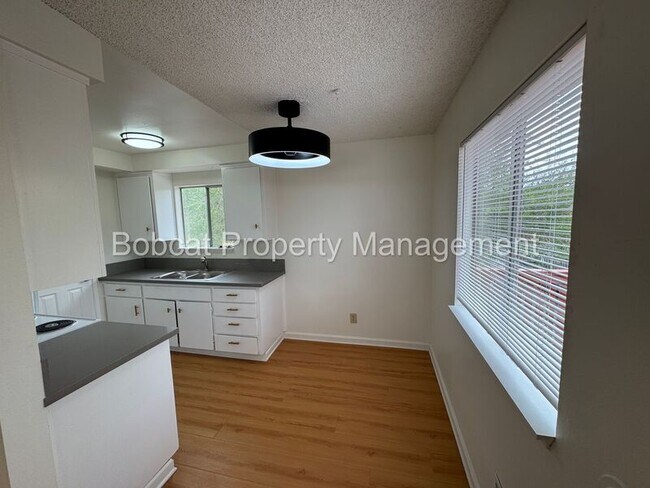Foto del edificio - 1501 N Edmonds Dr