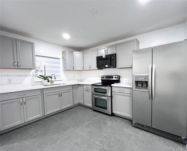 Building Photo - 28099 SW 143rd Ct