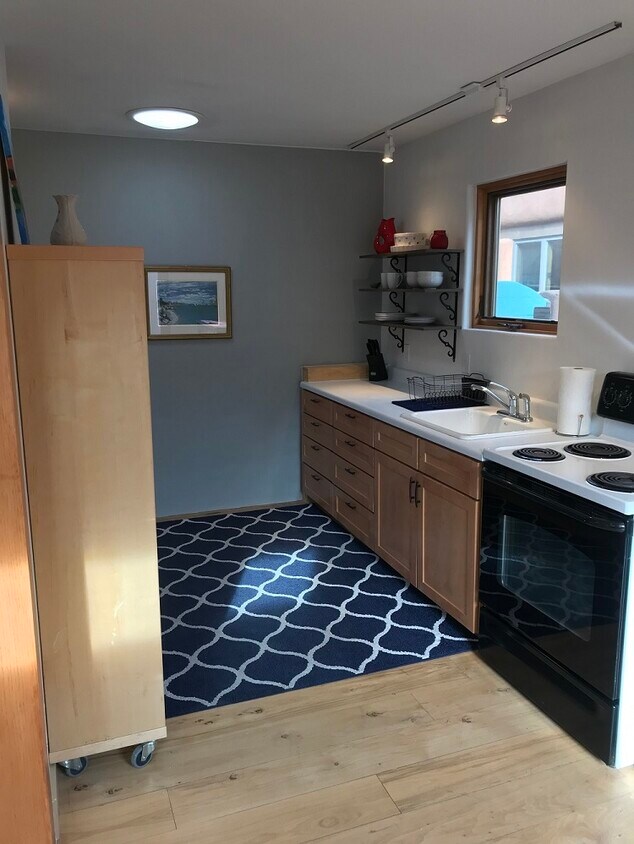 142 W Houghton St, Santa Fe, NM 87505 House Rental in Santa Fe, NM