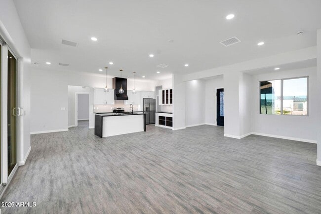 Building Photo - 22548 W Huntington Dr