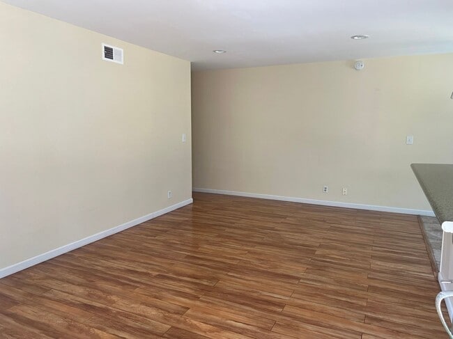 Building Photo - DESIREABLE UNION CITY NEIGHBORHOOD BEAUTIF...