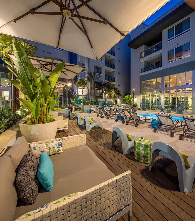 Building Photo - Rivair Apartment Homes