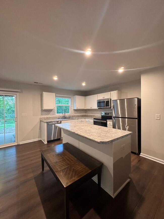 Building Photo - Beautiful 4-Bed, 2.5-Bath Home in Lyman – ...