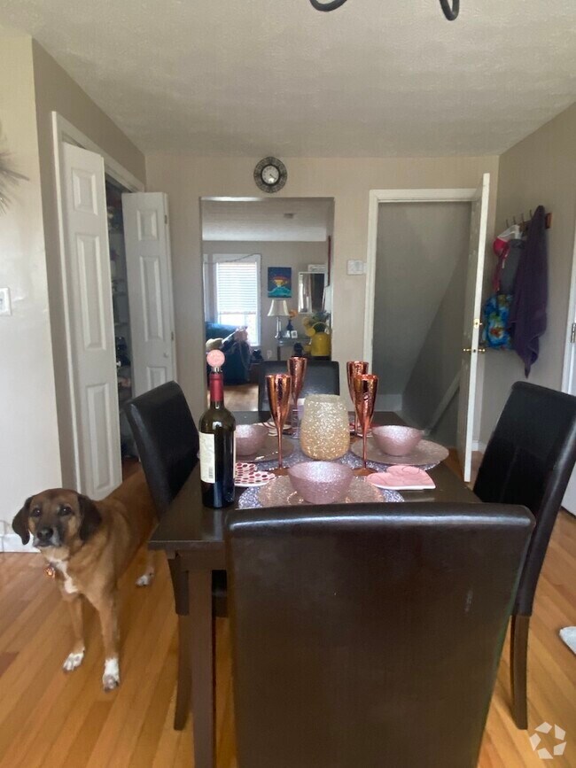 Glen Abbey Apartments for Rent with a Swimming Pool Nashua, NH 1