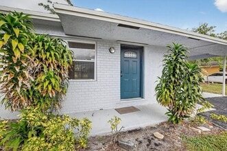 Building Photo - 291 NW 7th Ct