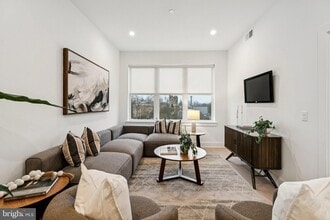 Building Photo - 30 W Allens Ln