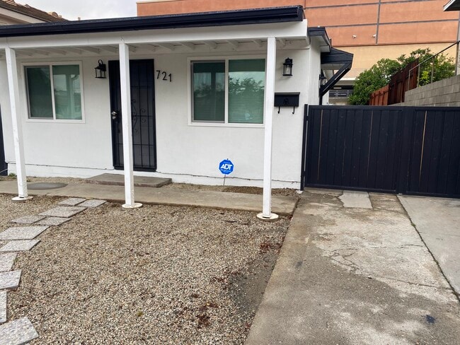 Building Photo - 721 Harding Ave