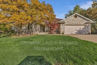 Building Photo - 2335 Summerwood Dr
