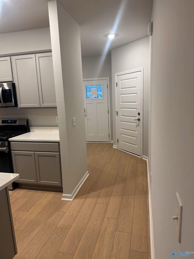 Foto del edificio - 6103 Ruby Grace Cir SE