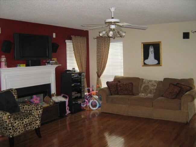 Building Photo - Large Home in the Northeast Area of Columbia