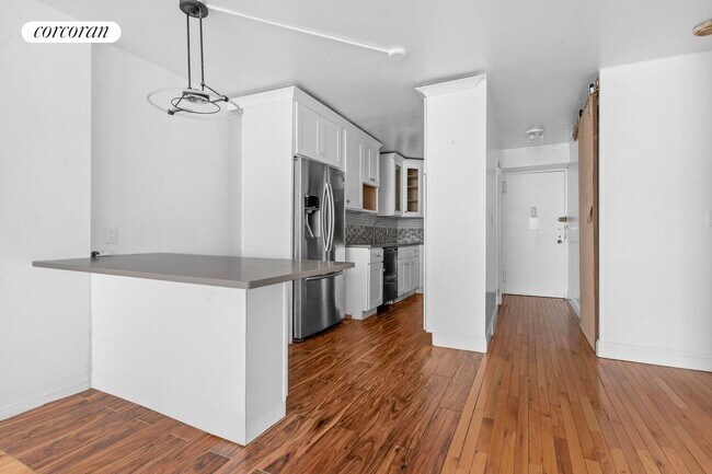 Foto del edificio - 1655 Flatbush Ave