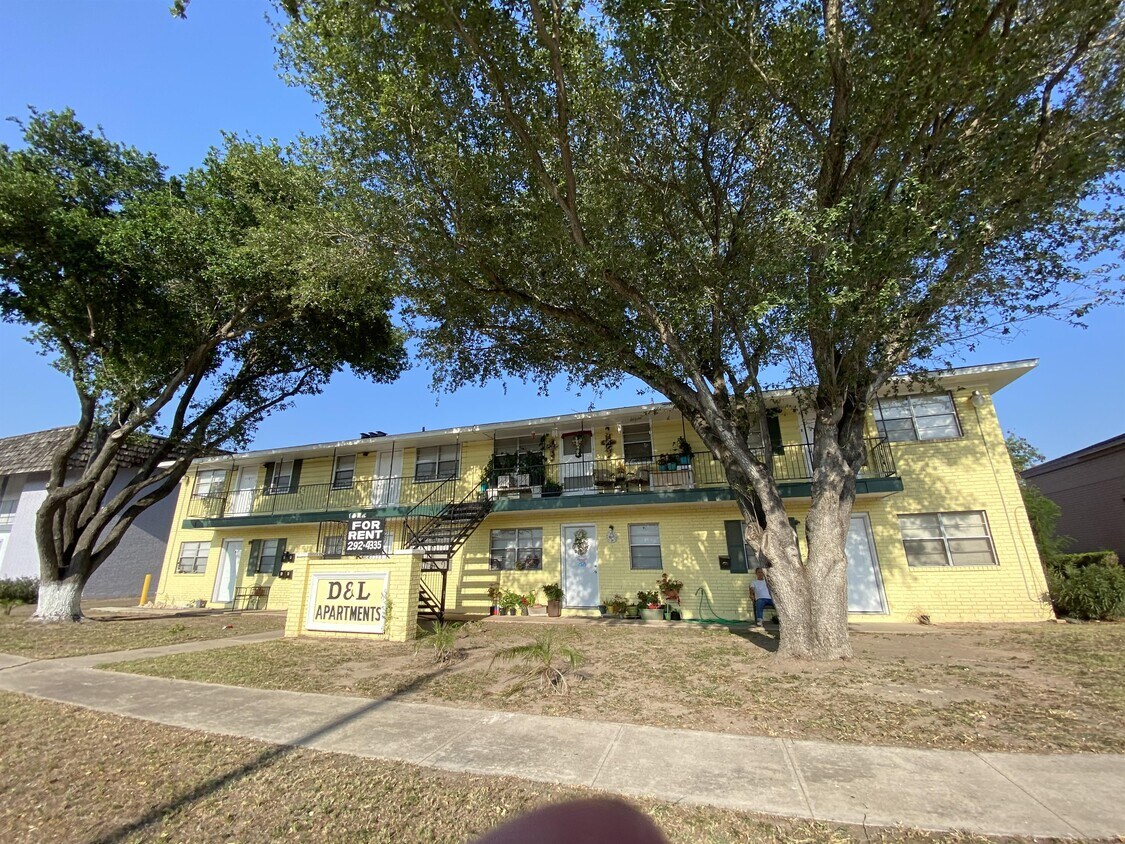 Building Photo - 1026 S 10th Ave