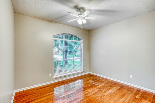 Foto del edificio - 12831 Pheasant Lake Ct