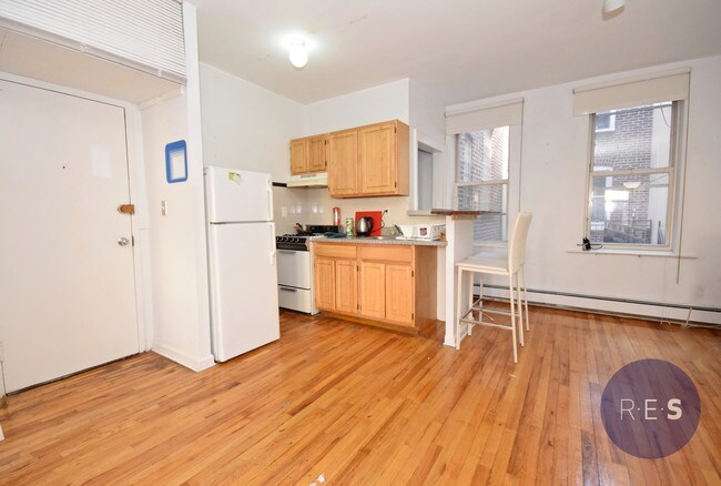 Building Photo - 326 22nd St