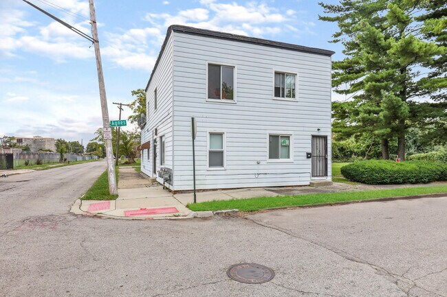 Foto del edificio - 8766 Agnes Street