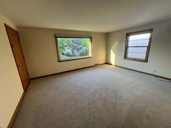 Foto del edificio - 6525 Powell Pl