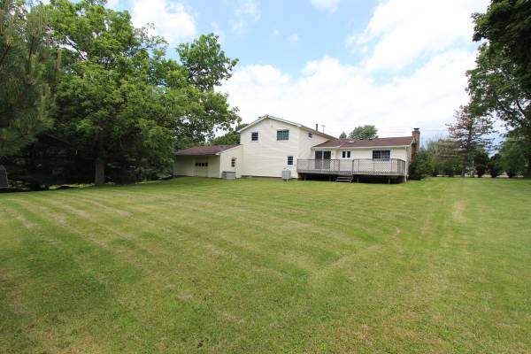 Building Photo - 1553 Ayrault Rd