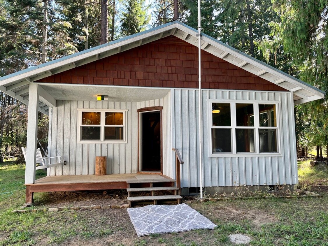 Primary Photo - Secluded 2 bed 1 bath Rancher near Garfiel...