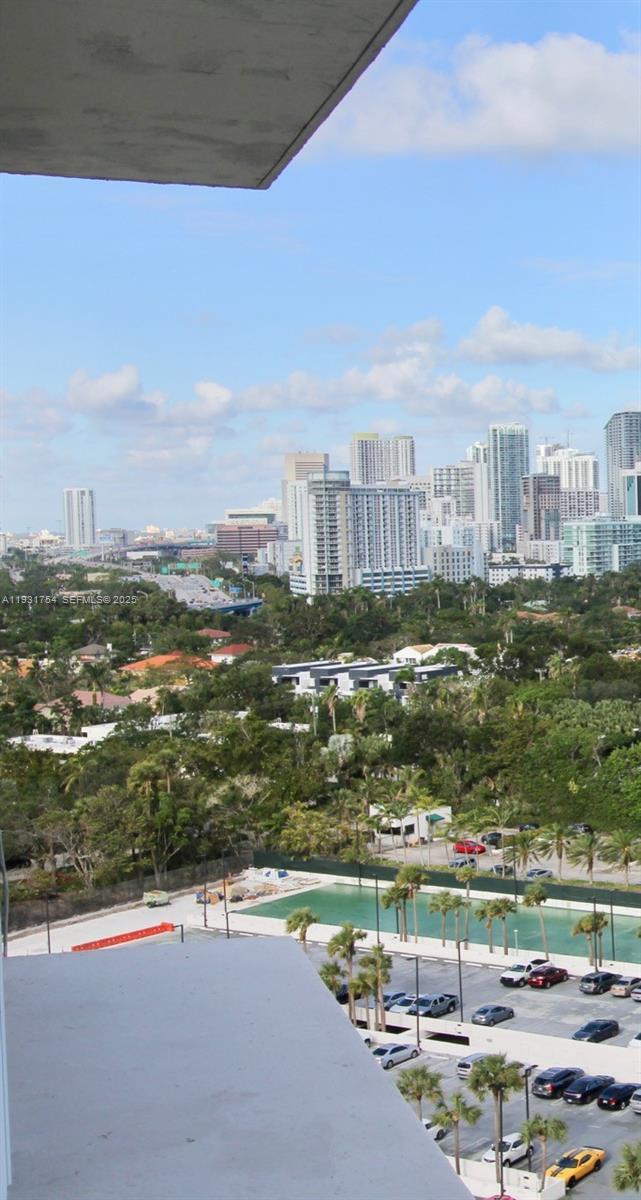 Foto del edificio - 2451 Brickell Ave