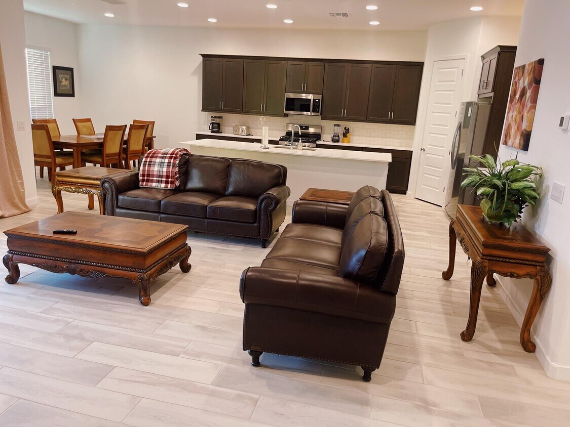 Foto principal - 9329 W Sells Dr