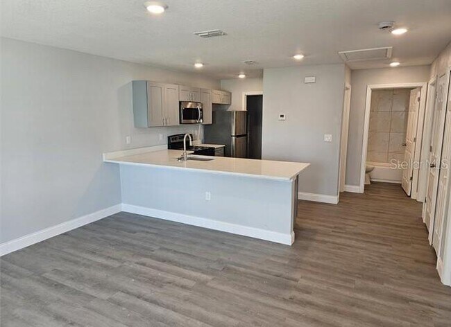 Foto del edificio - 100 E St