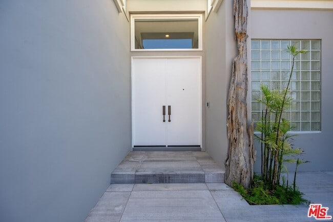 Foto del edificio - 1708 Clear View Dr