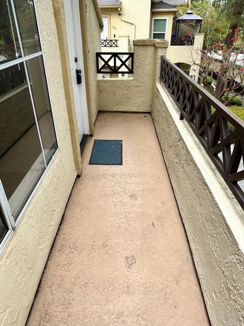 Building Photo - 2085 Lakeridge Cir