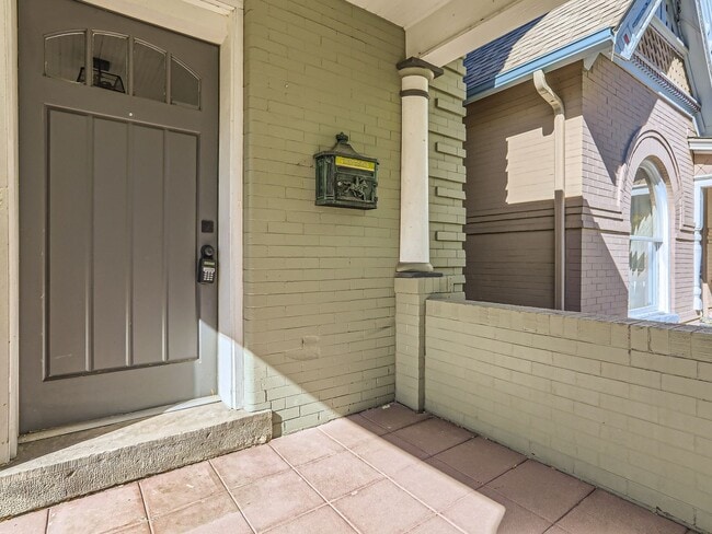 Building Photo - 1139 N Downing St