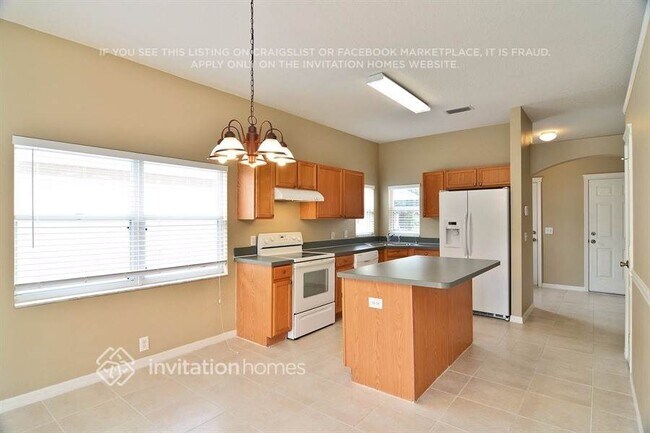 Foto del edificio - 7629 Clovelly Park Pl