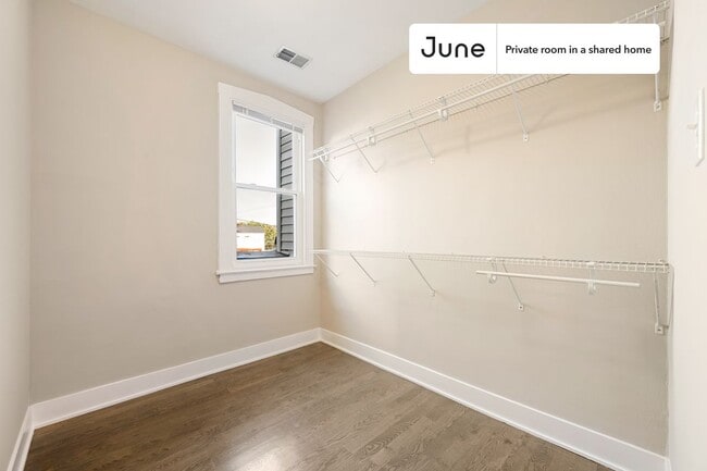 Foto del edificio - Room in Shared 4 bed/2 bath home