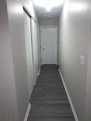 Hallway - 712 Heatherwood Ct