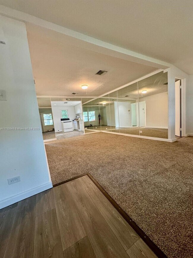 Foto del edificio - 1721 Roosevelt St