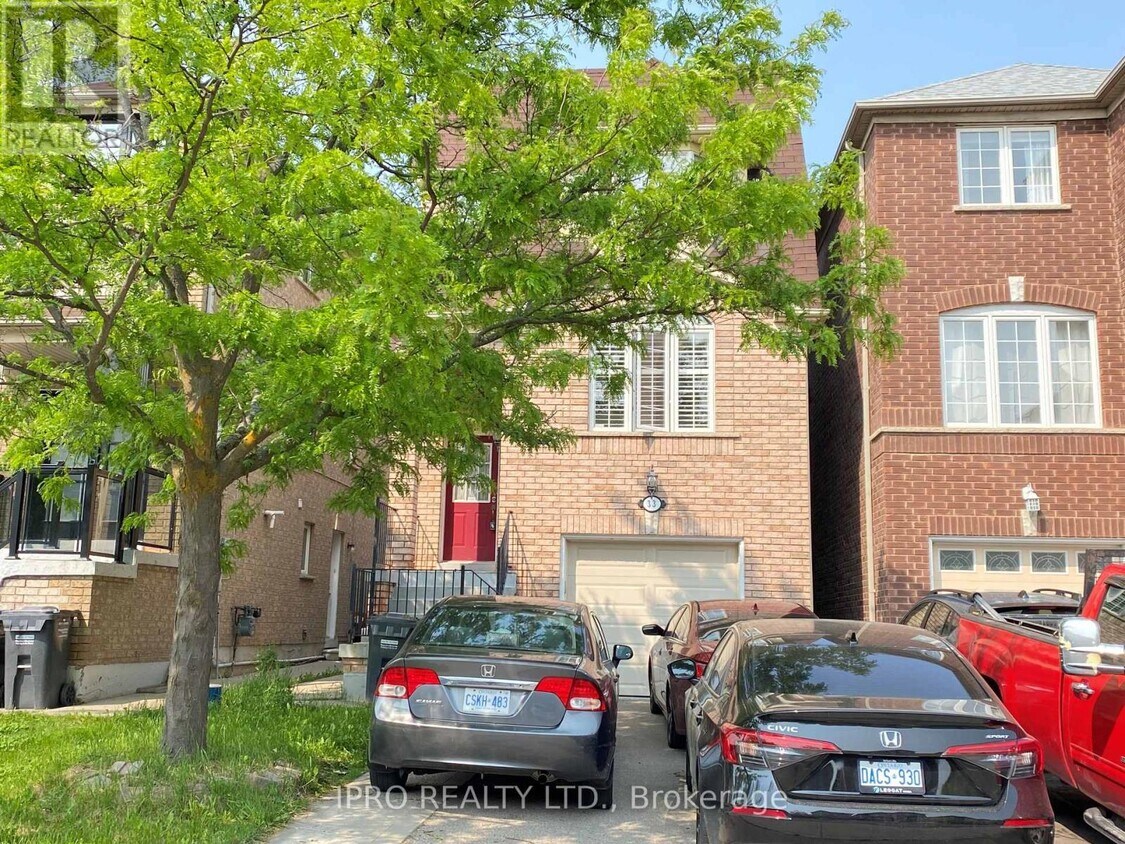 Primary Photo - 33 Caranci Crescent