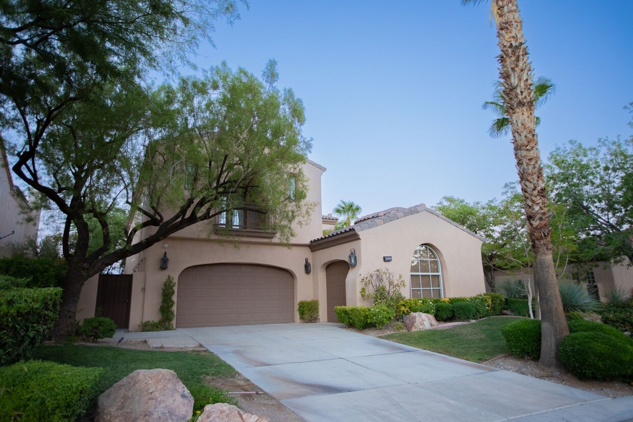 Foto principal - Red Rock Country Club @ Summerlin!!! 4 Bed...