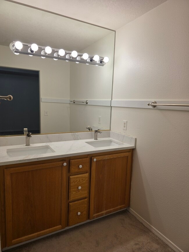 Foto del edificio - 23630 SW Red Fern Dr