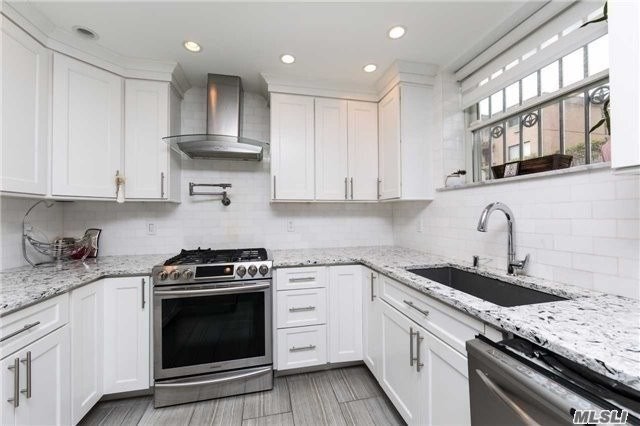 Building Photo - 61-28 169th St