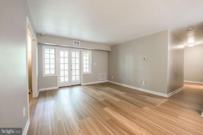 Building Photo - 8229 Kings Charter Ln