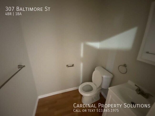 Foto del edificio - Spacious 4-Bedroom Single Family Home in M...